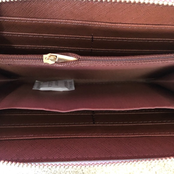 Baby Blue Pearl Butterfly Wallet - Picture 6 of 6